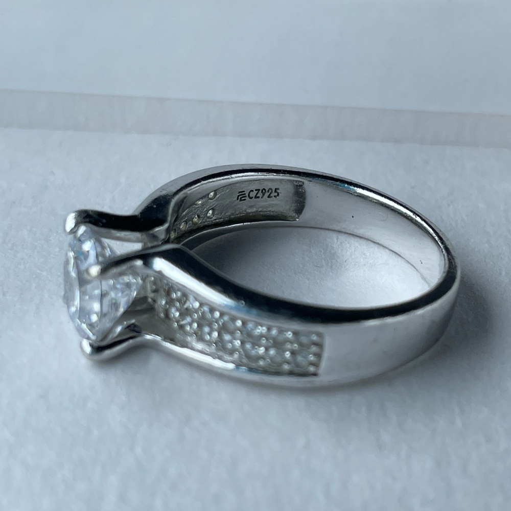 Ring 3 - Picture 3 of 9